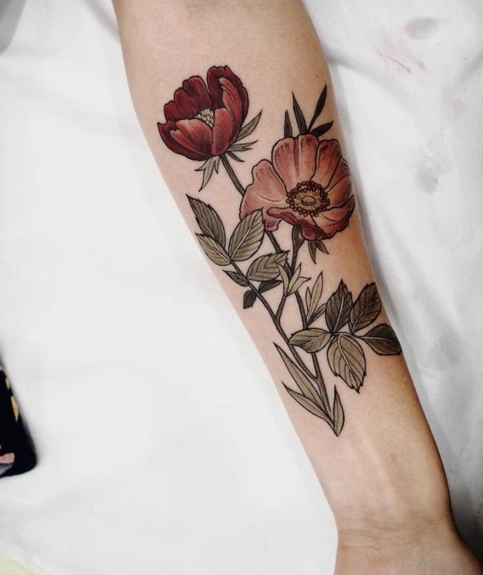 flor tattoo mujer