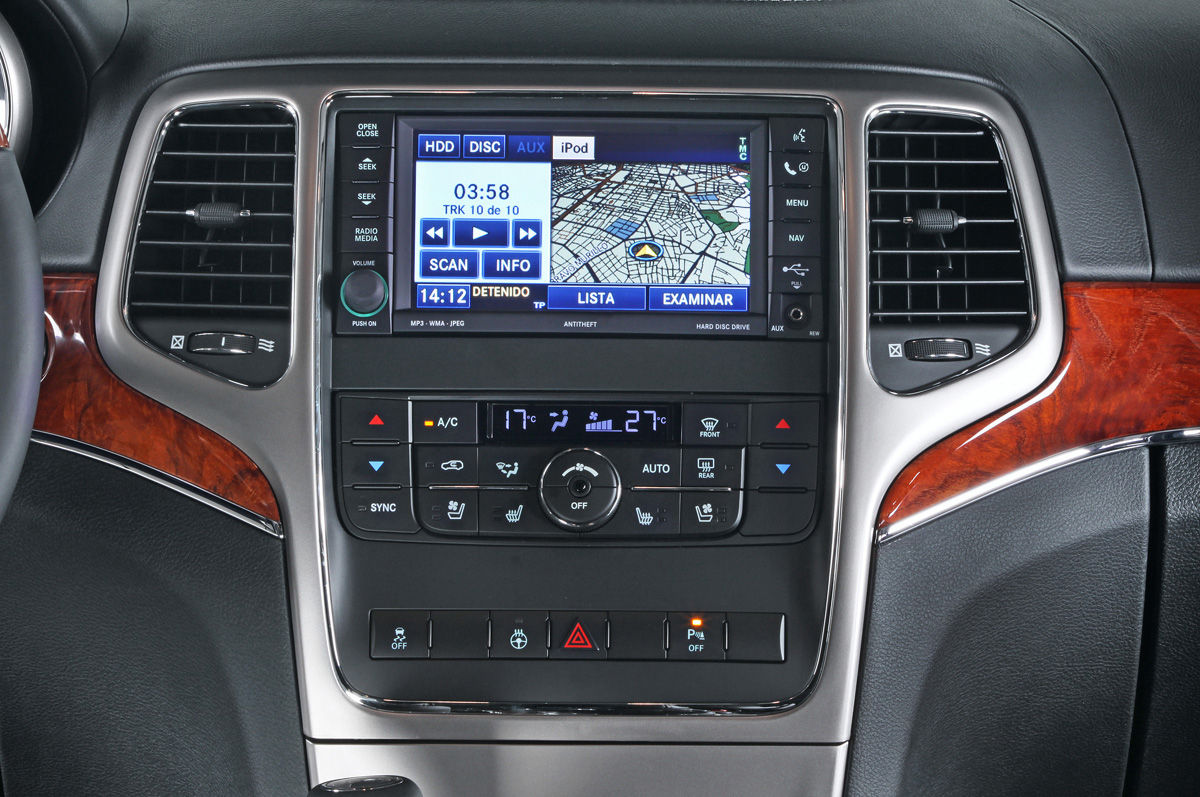 grand cherokee 2012 interior