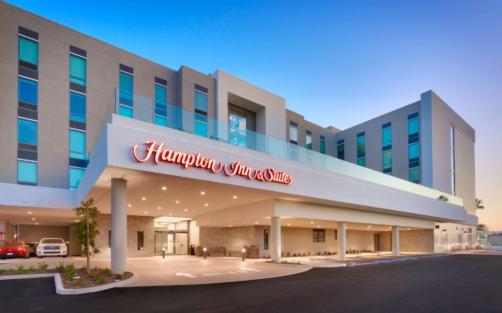 hampton inn and suites locations