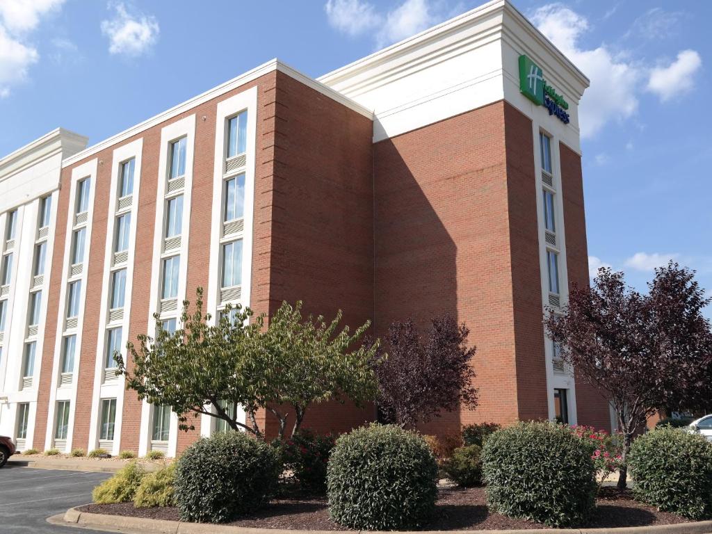 holiday inn express southpoint fredericksburg va