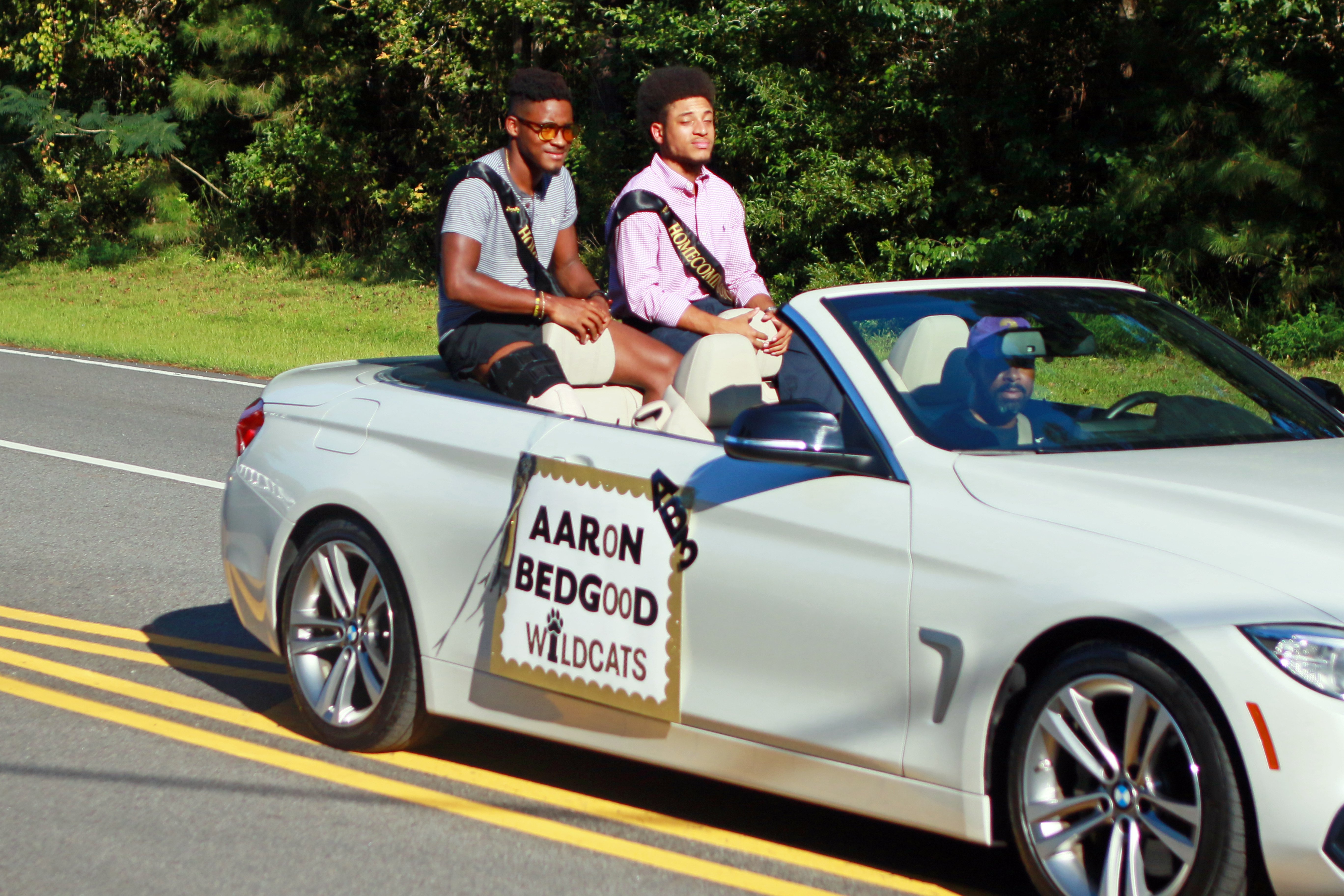 homecoming parade car signs