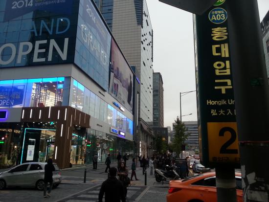 hongik university station