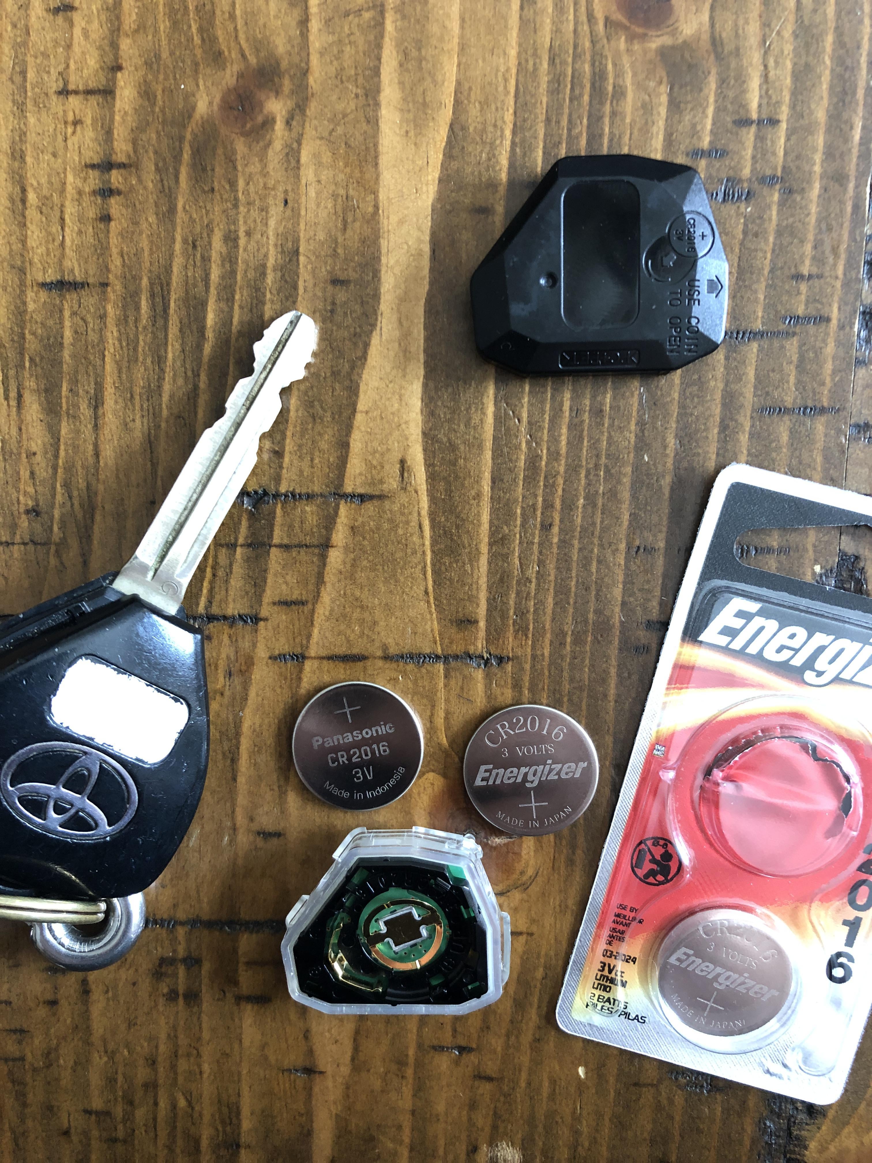 how to change a toyota key fob battery
