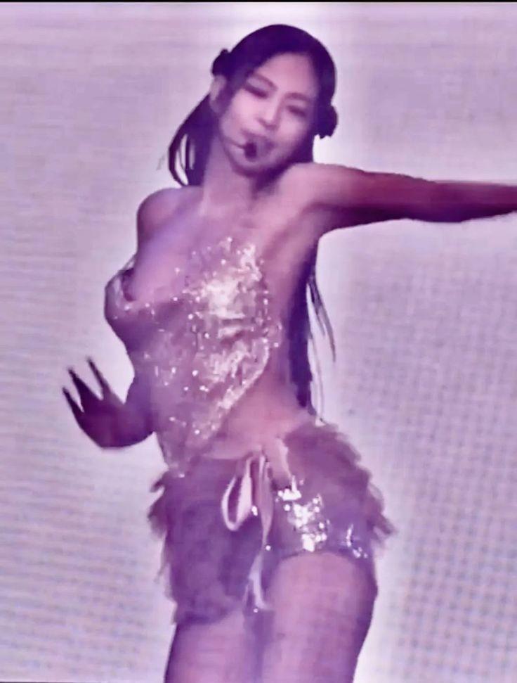 jennie blackpink nipslip