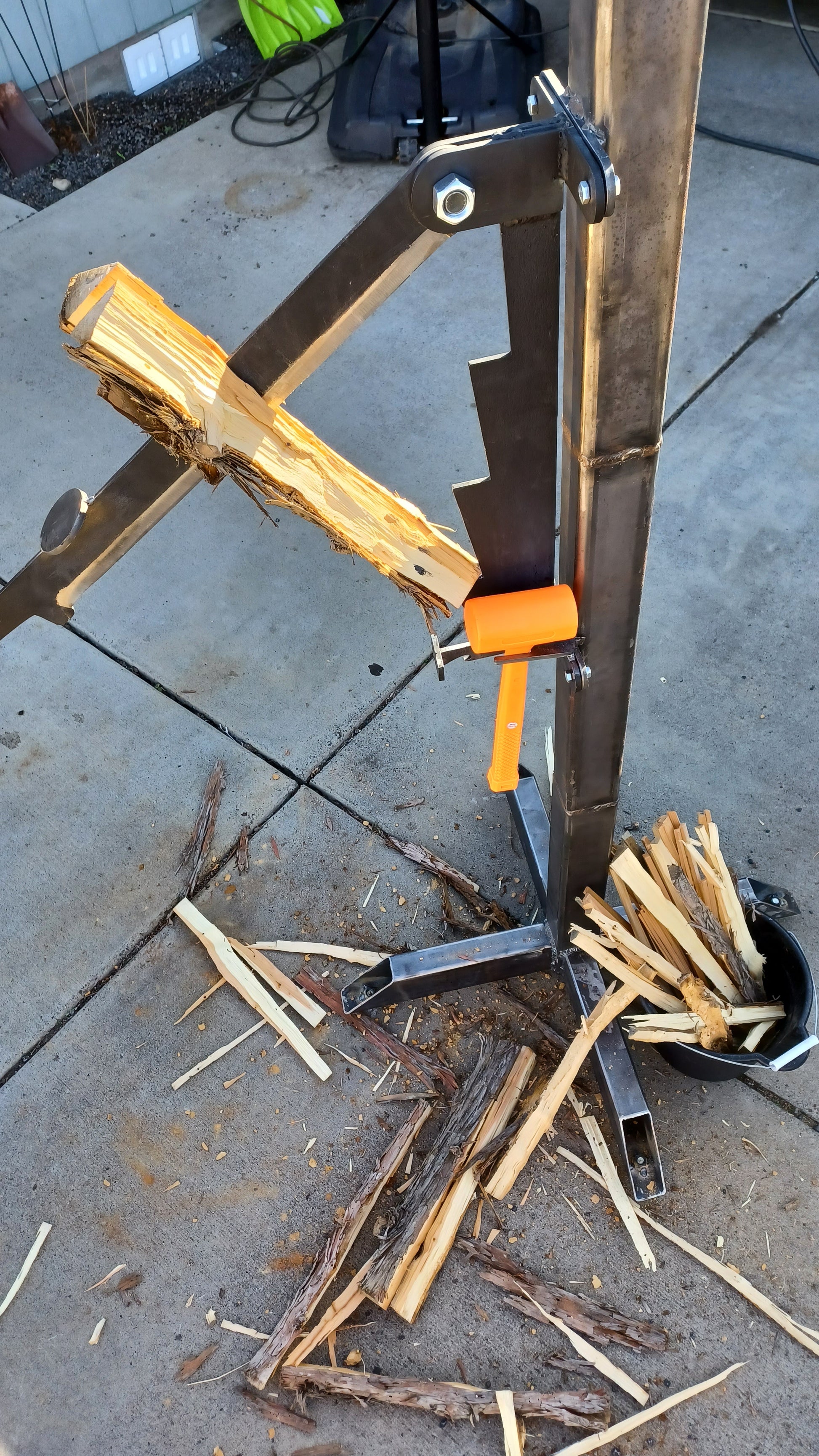 kindling splitter