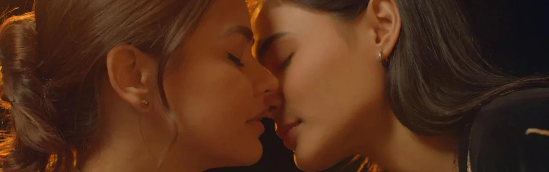 lesbian kiss web series