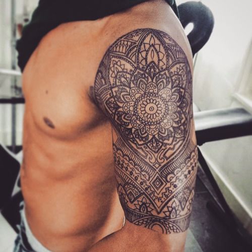 mandala tattoo hombre