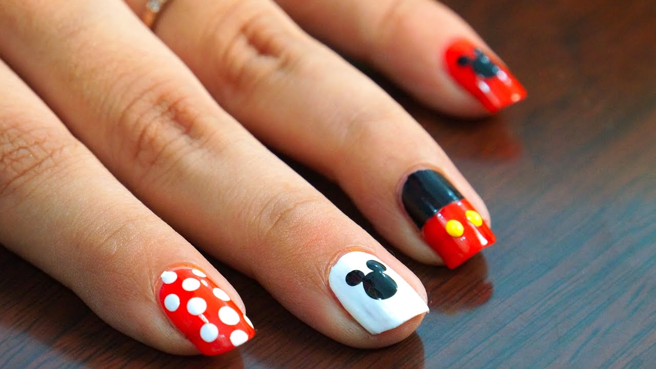 mickey mouse nail art design