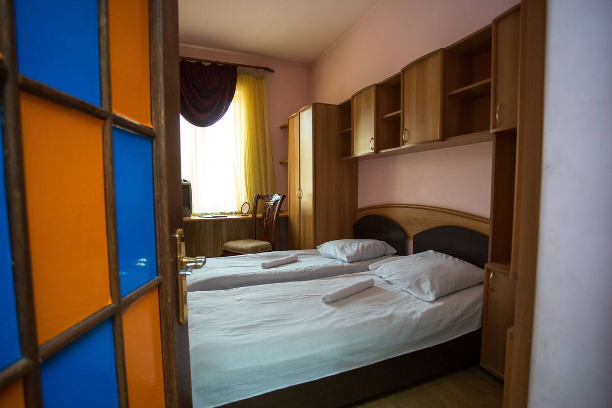 one way hostel yerevan