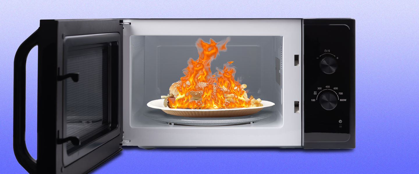 paper plates in microwave oven