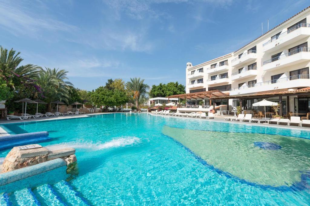 paphos gardens holiday resort reviews