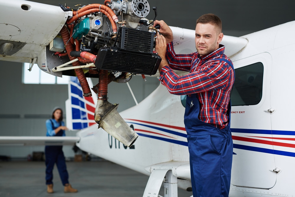 plane mechanic salary
