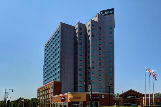 radisson niagara falls parking