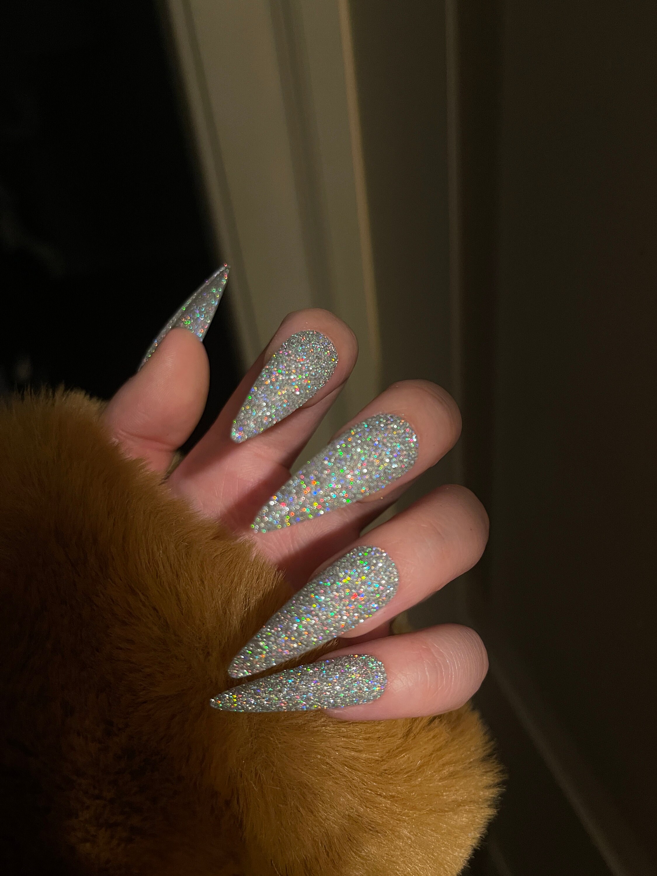 sparkly acrylic nails