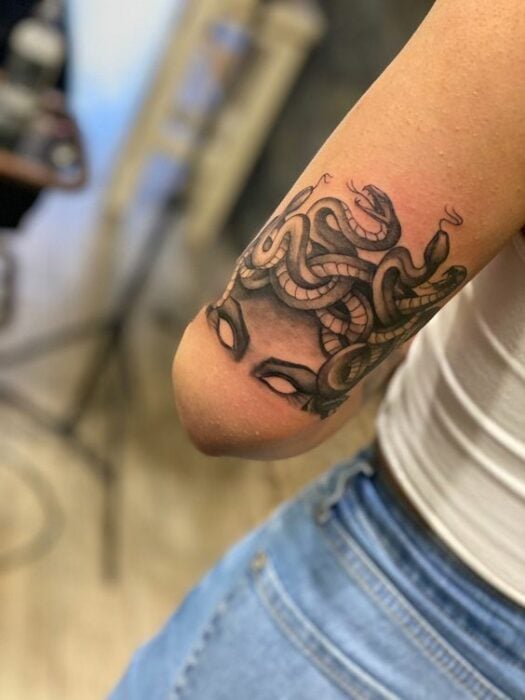 tatuaje medusa