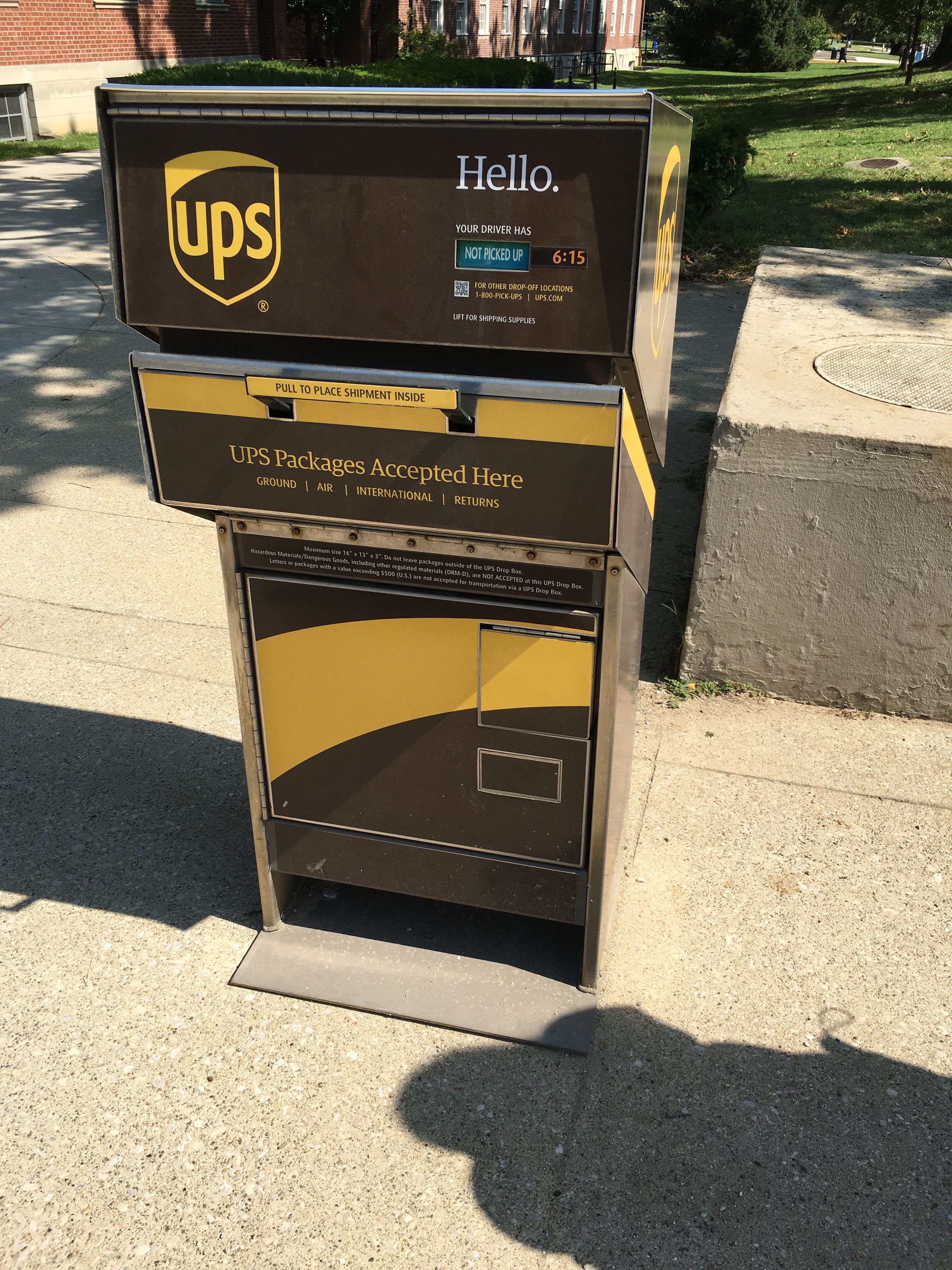 ups.drop off point