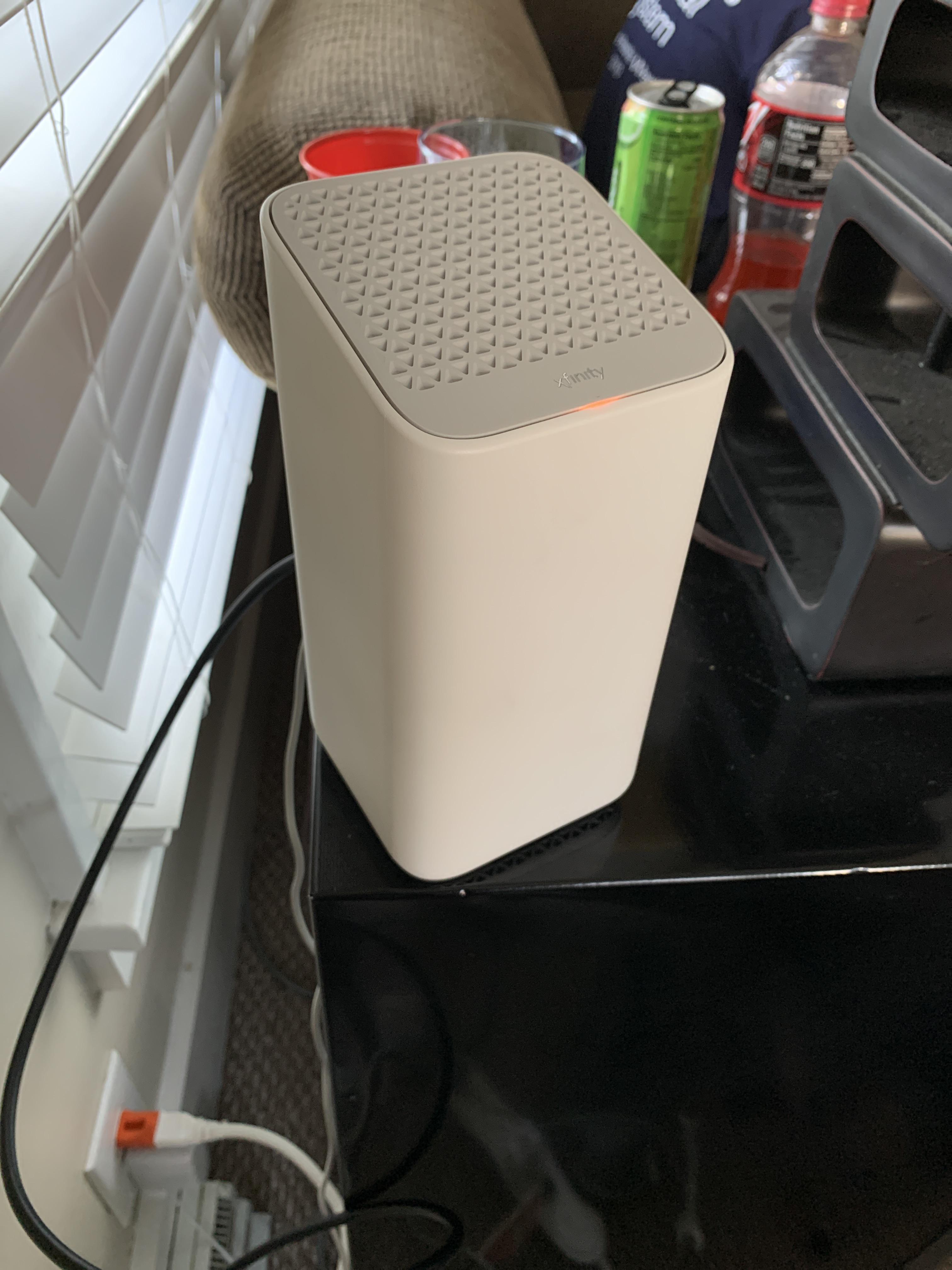 xfinity router blinking green and orange